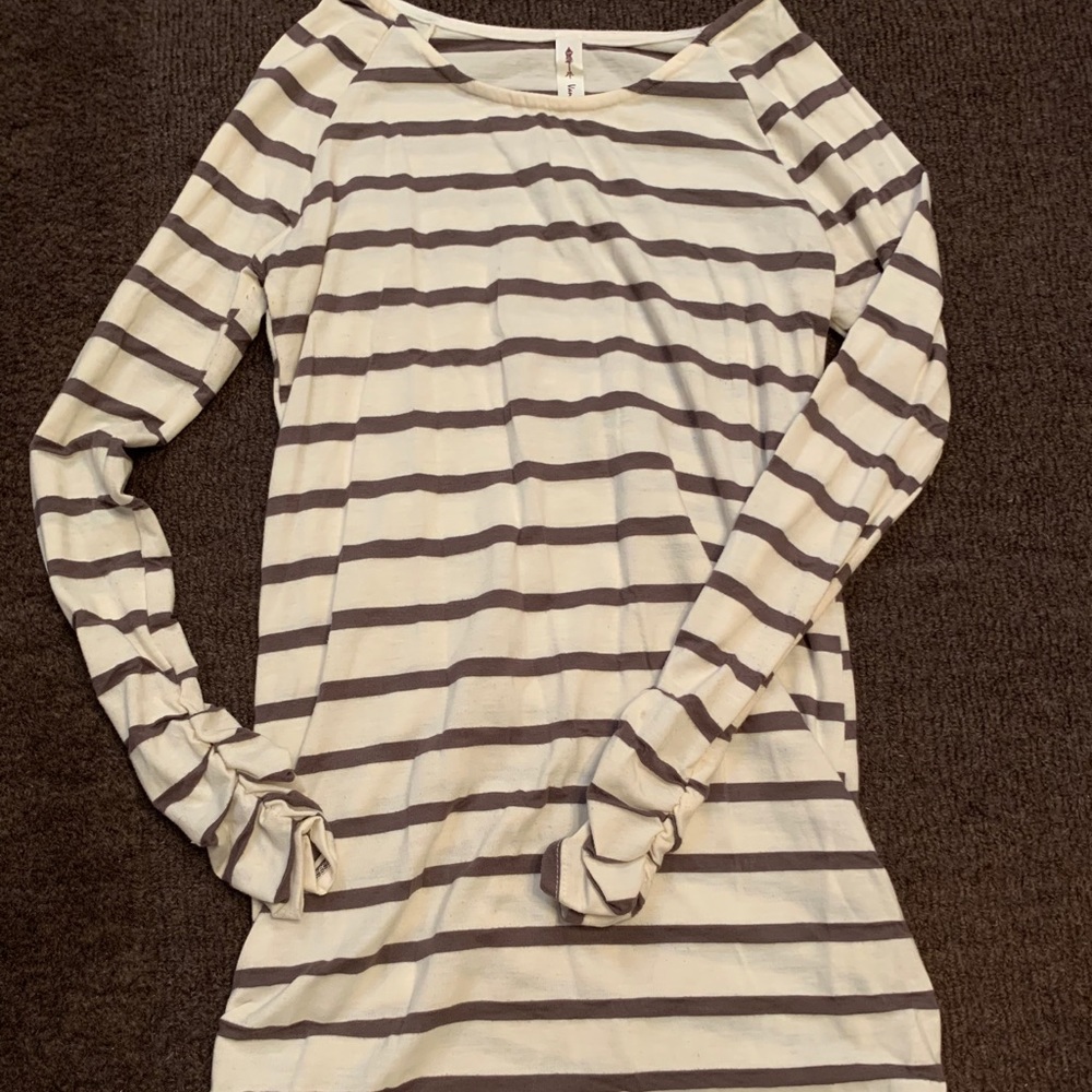 MATERNITY Long sleeved Side-rouched Stiped Top